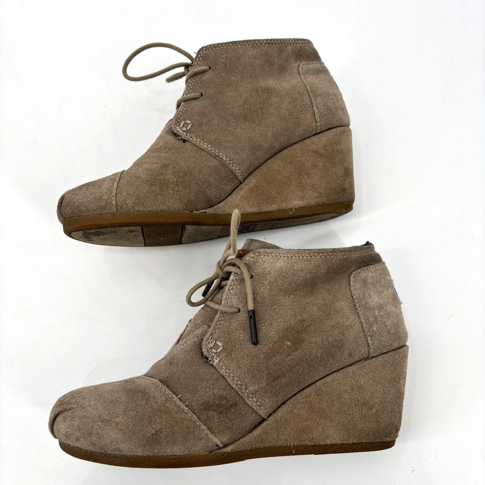 TOMS Desert Wedge Suede‎ Ankle Booties Taupe Lace Up Womens Size 7.5 Boots